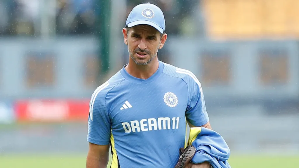 Ryan Ten Doeschate Resigns